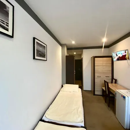 Pierwsza Mila Starowka 公寓 *